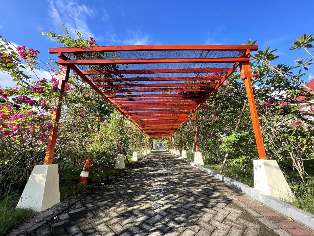 Ndc Resort & Spa Manado Esterno foto